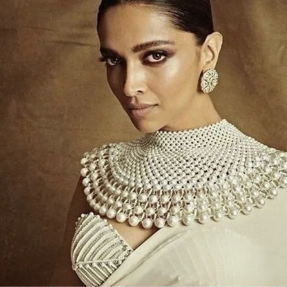 Pearl necklace/ chokar